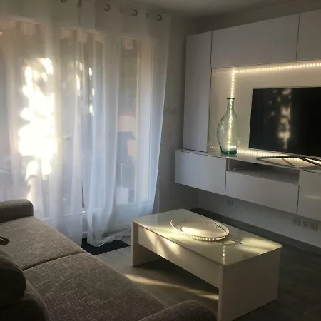 Lägenhet Les Mimosas Bord De Mer, Des Plages, Du Port Et De Toutes Commodites *